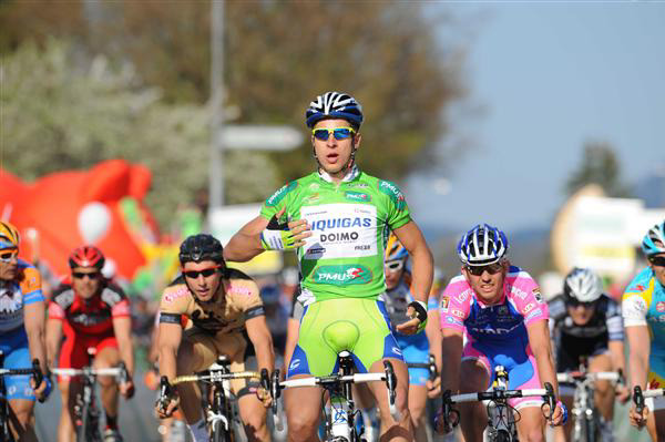 Sagan wins stage 1